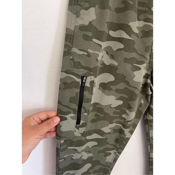 JOE'S JEANS The Jogger Slim Fit In Camo Print Size Large NWT - Picture 3 of 11